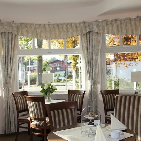 Ξενοδοχείο & Cafe Strandeck Prerow